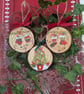 Set of 3 Hand-painted Christmas log slice decorations  - Image 9