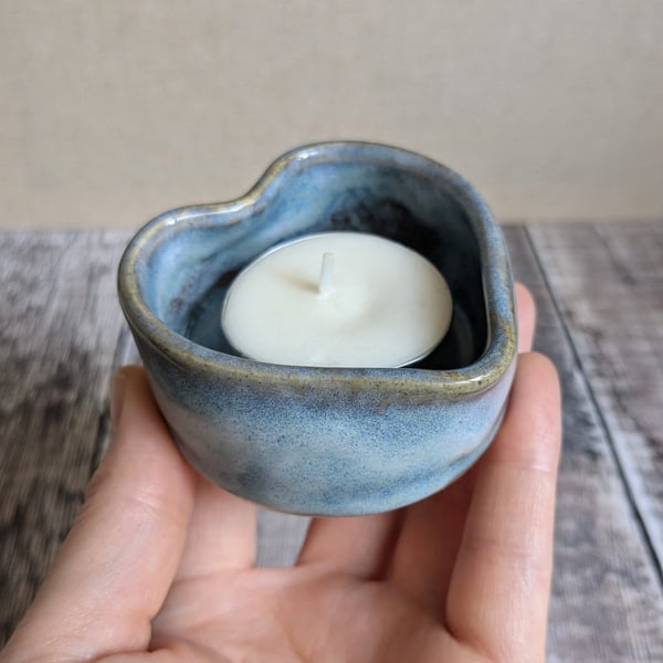 Blue ceramic heart tealight