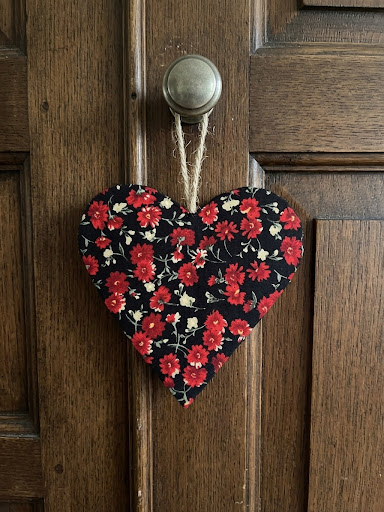 Heart Wall Hanging: Handmade Decoration