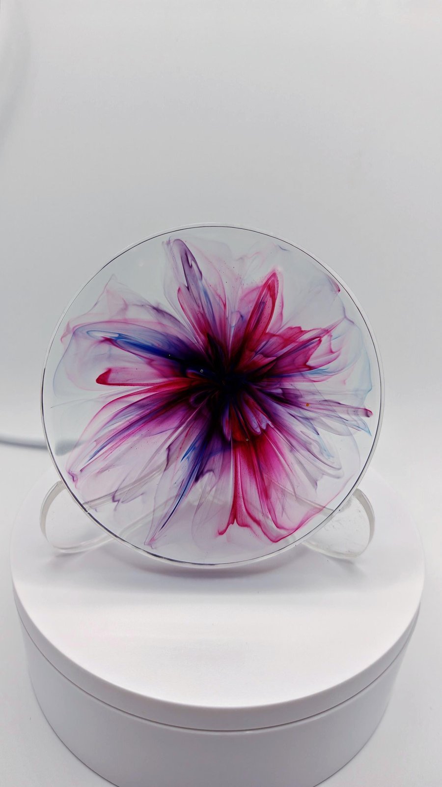 Blooming Floral Resin Coaster: Handmade Coffee Table Decor