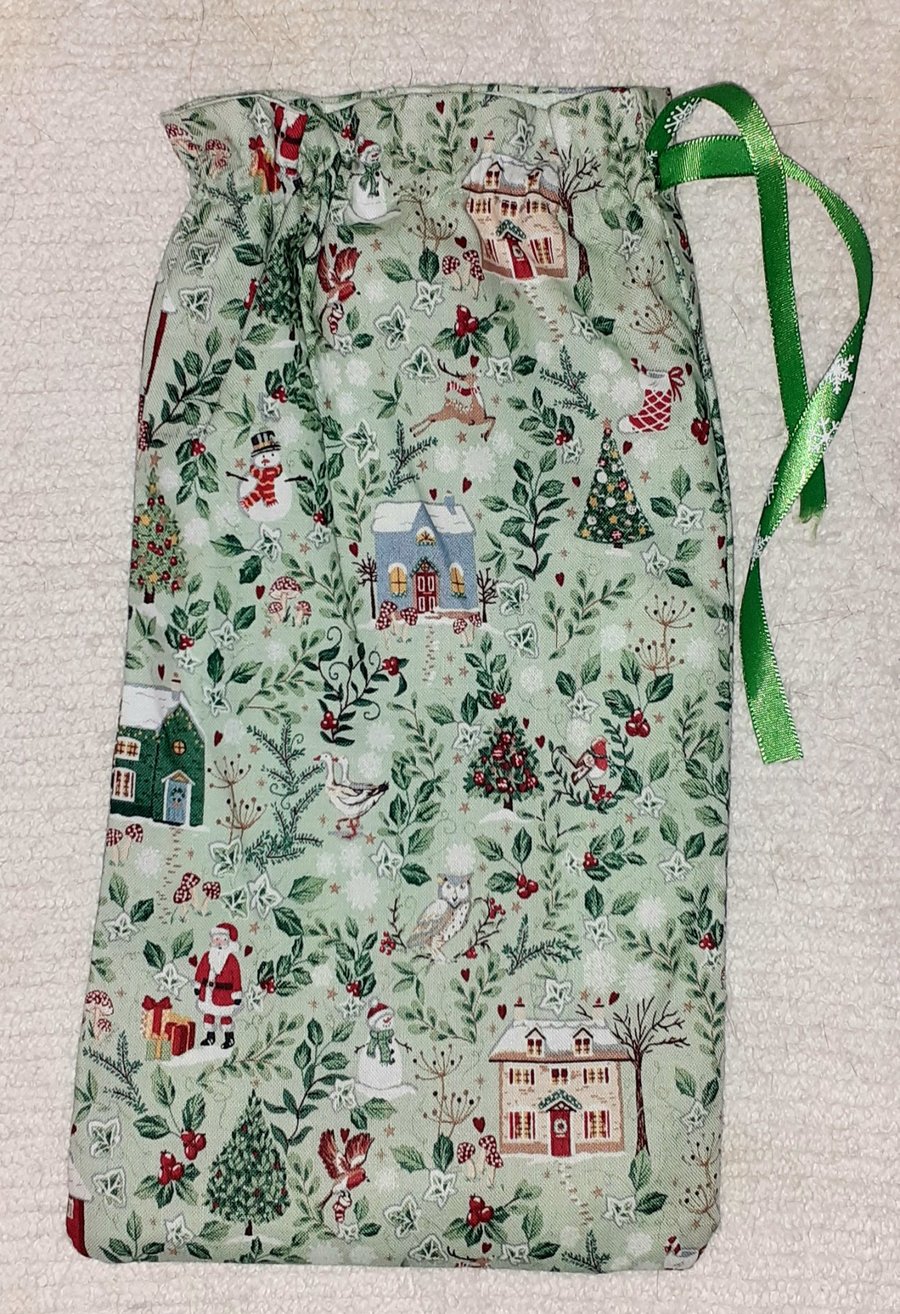 Winter in the country Christmas gift bag