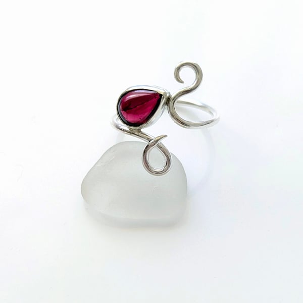 Pear Shape Garnet Sterling Silver Wavy Ring Size O