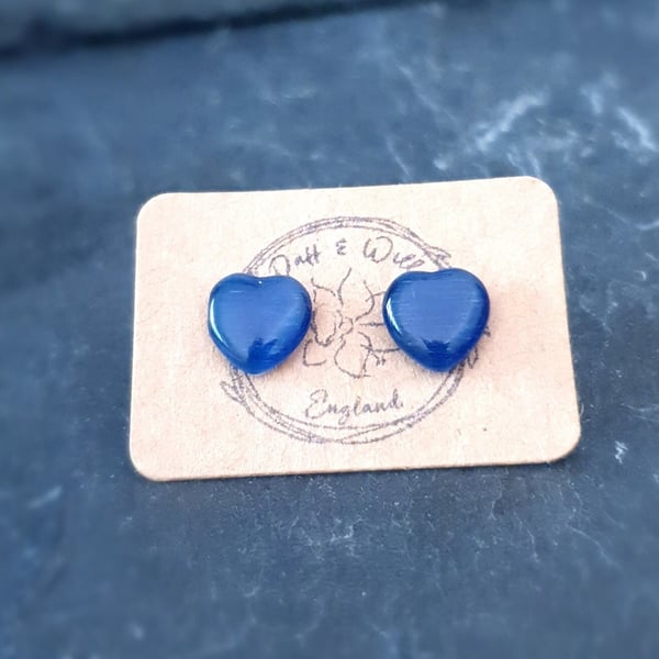 Glass heart shaped stud earrings. Royal Blue.