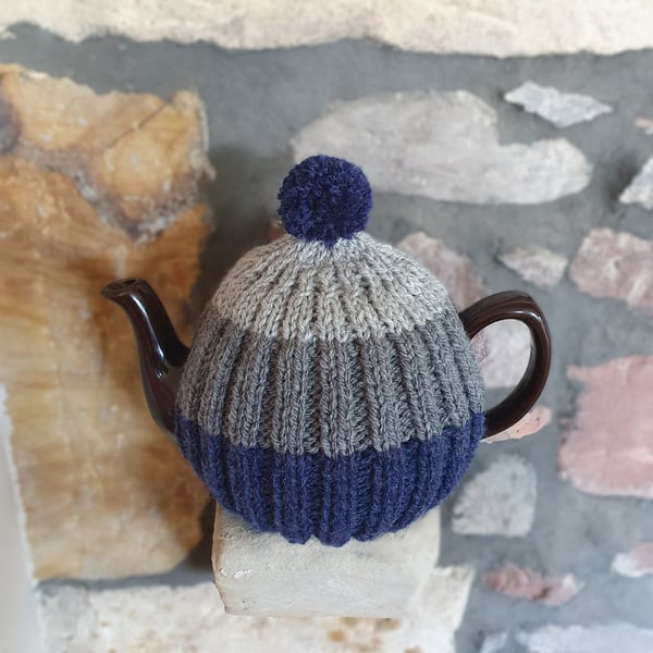 Medium Tea Cosy for 6 Cup,1.1 lt Tea Pot, Hand Knitted, Brown Betty Compatible