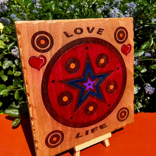 Love life. Wooden plaque 