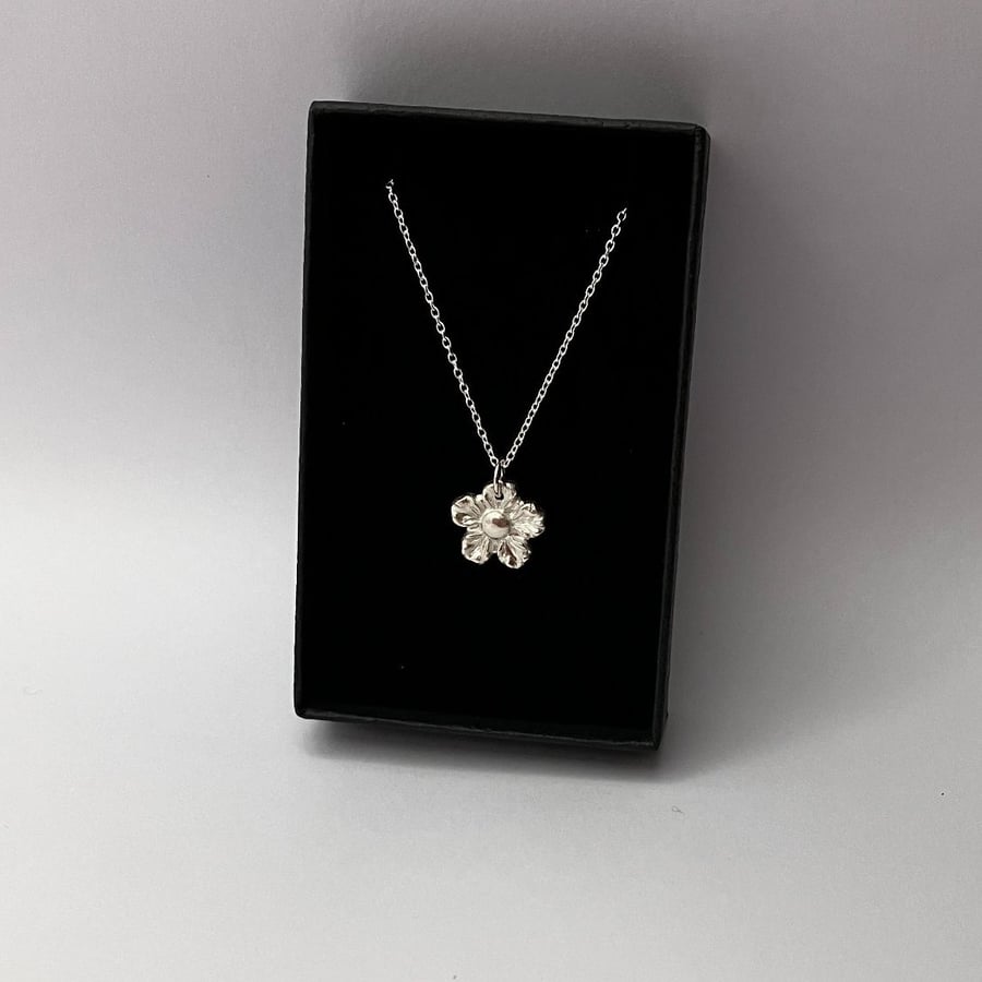 Fine Silver Daisy Pendant on 18 inch Chain