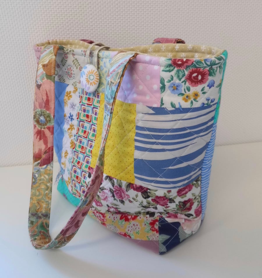 Patchwork tote bag machine quilted 