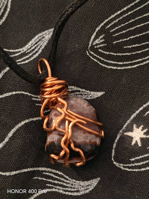 intricate sardonyx and copper vine wrapped pendant necklace - Elven fairycore 