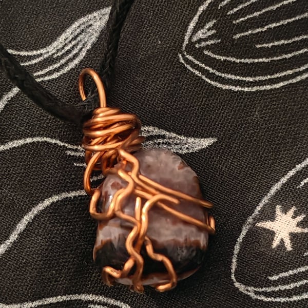 intricate sardonyx and copper vine wrapped pendant necklace - Elven fairycore 