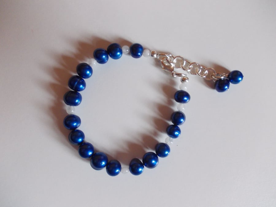 Freshwater pearl and moonstone bracelet