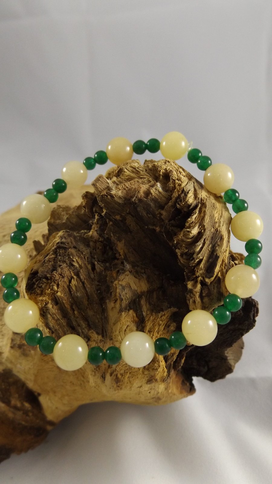 Yellow quartzite and green jade stretch bracelet
