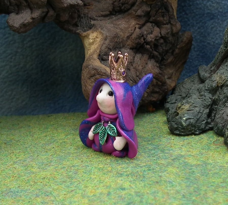 Tiny Royal Gnome 'Carmel' with crown OOAK Sculpt by Ann Galvin
