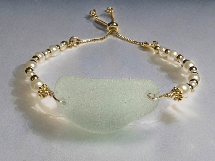 Sea glass gold adjustable bracelet 