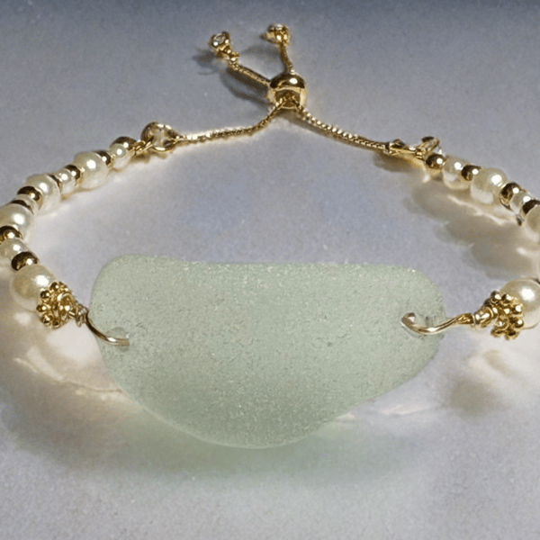 Sea glass gold adjustable bracelet 