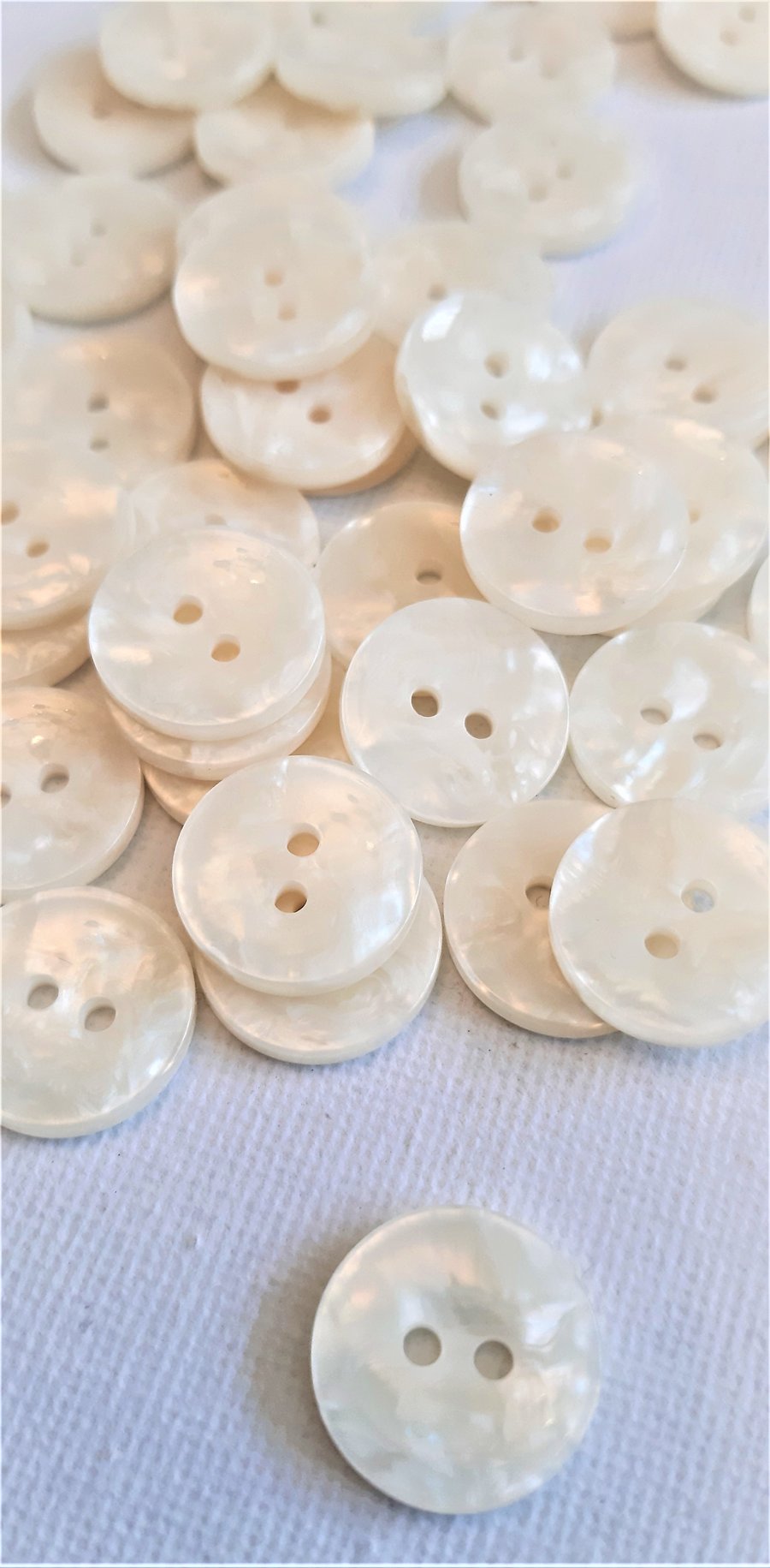 Off-white cream ivory pearlescent buttons, 2 hole 15mm
