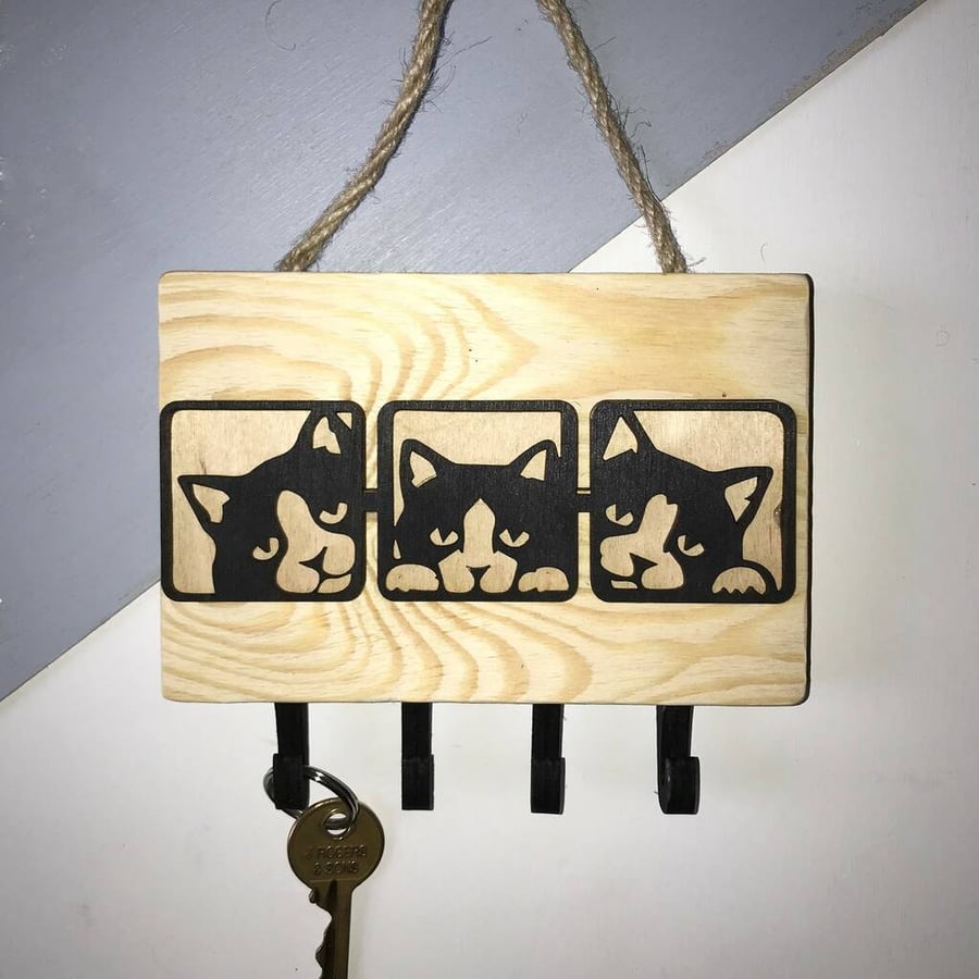 Wooden Key Holder With Cats