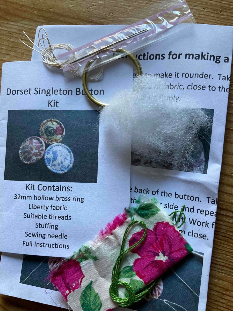 Kit to Make a Dorset Singleton Button in Liberty Print ‘Carline’