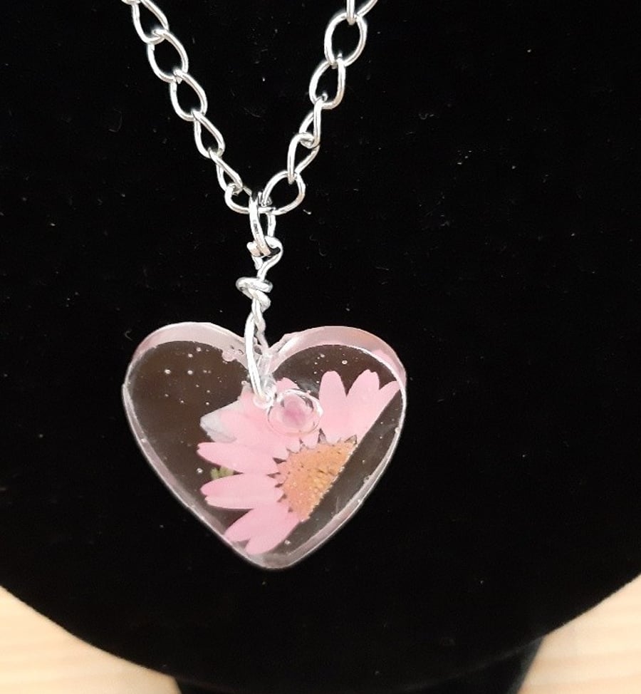 Heart-Shaped Resin Pendant Necklace with Dried Pressed Flower (Design16)