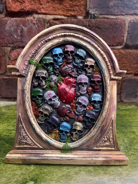 Decorative Gothic Frame - Sacred Heart among the Fallen