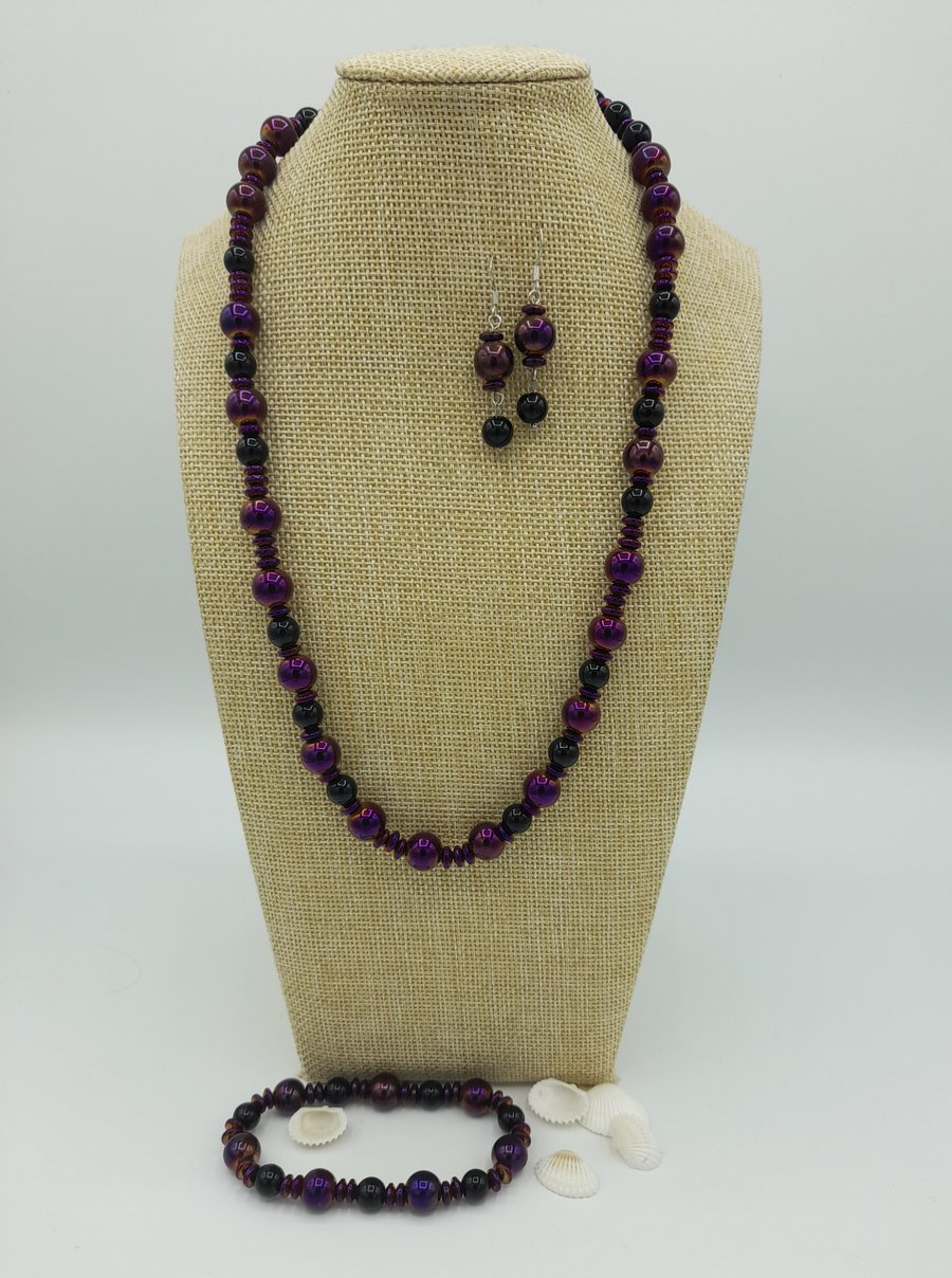 Purple and black necklace set