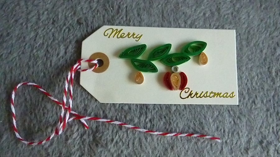 Quilled Christmas Bauble Gift Tag