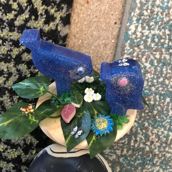 Resin blue birds on wooden decorated base 