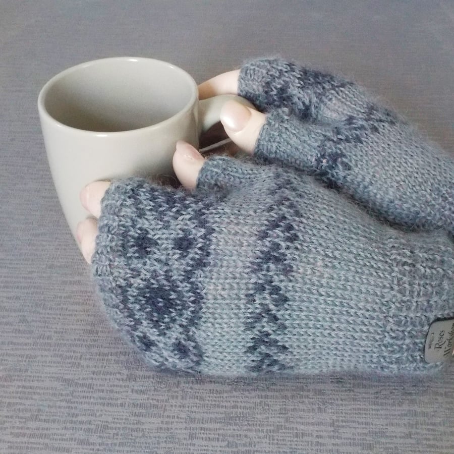 British wool fingerless gloves Wensleydale wool grey charcoal Fairisle