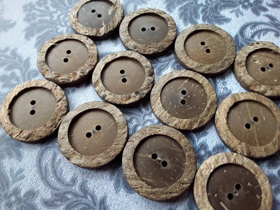 1 & 1 8" 28mm 44L Vintage Real Coconut Buttons