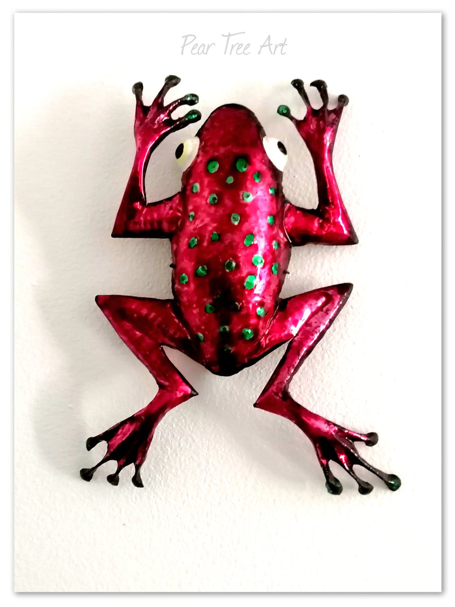 Handmade Pink Tin Frog with green spots Wall Art. Made from a coffee tin.