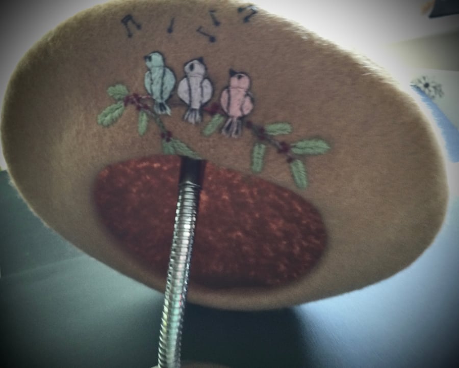 Camel pure new wool embroidered beret of Three little birds.