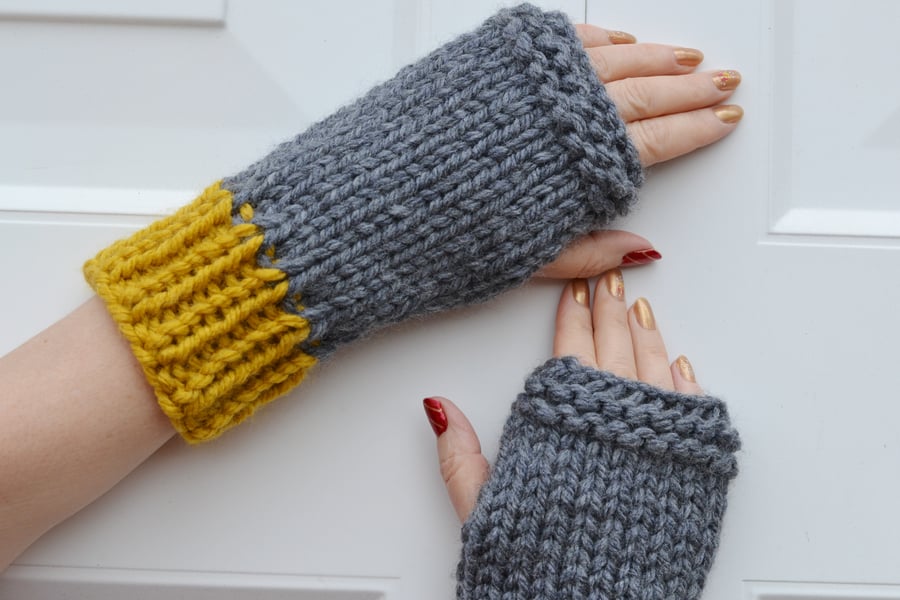 Chunky Gloves Womens Knitted Super , Mustard Grey ,Mens Gloves, Small to Medium 