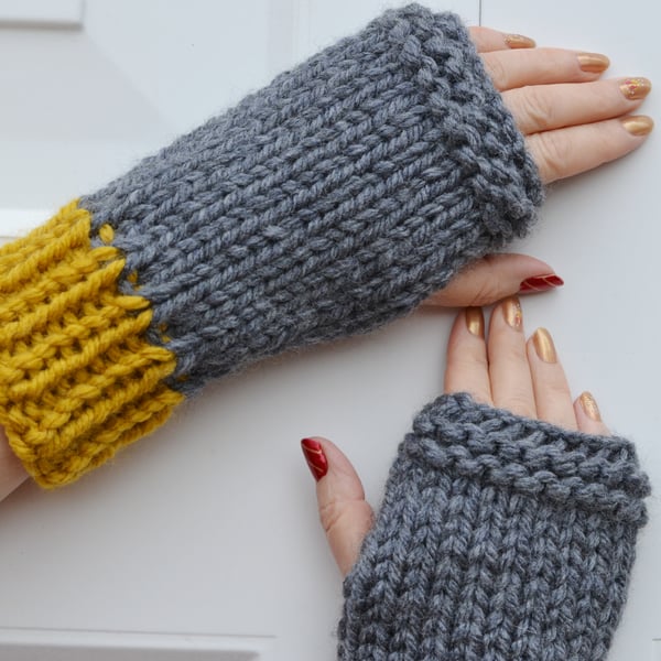 Chunky Gloves Womens Knitted Super , Mustard Grey ,Mens Gloves, Small to Medium 