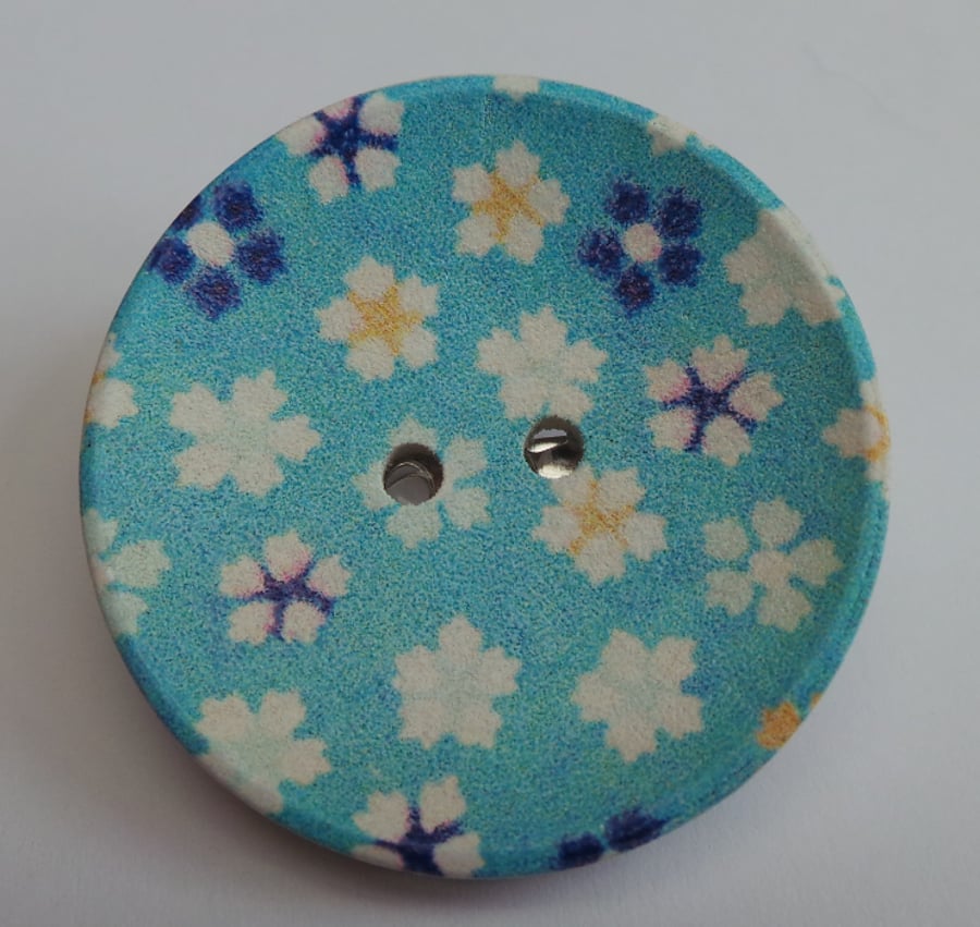 Blue Bird Collection Large 40mm Wooden Button Brooch floral flower designs