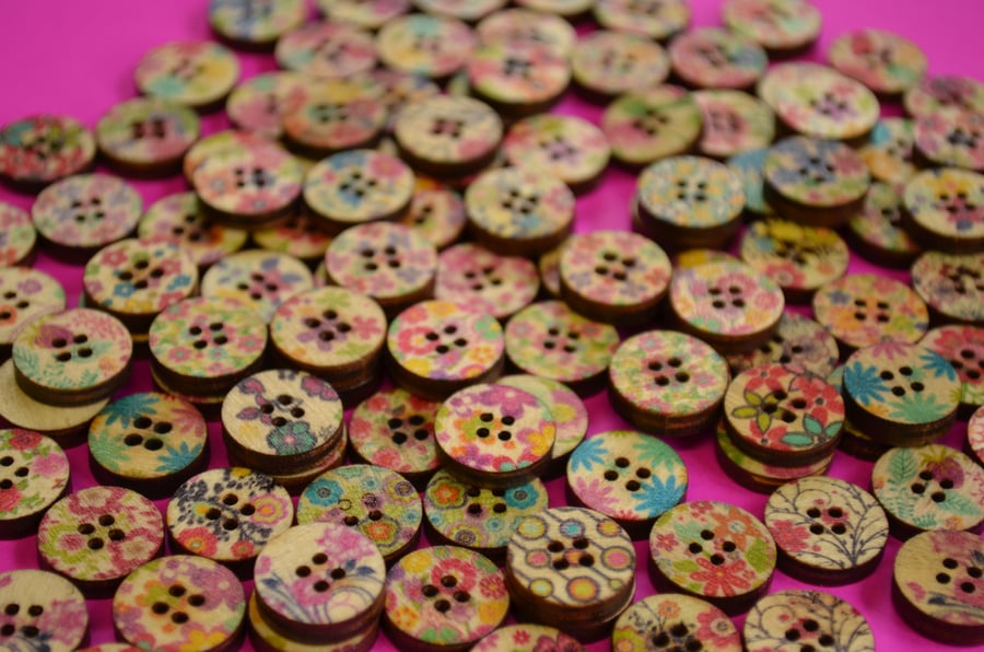15mm Wooden Buttons Random Natural Mix 10pk 4 Hole Flowers (NFF1)