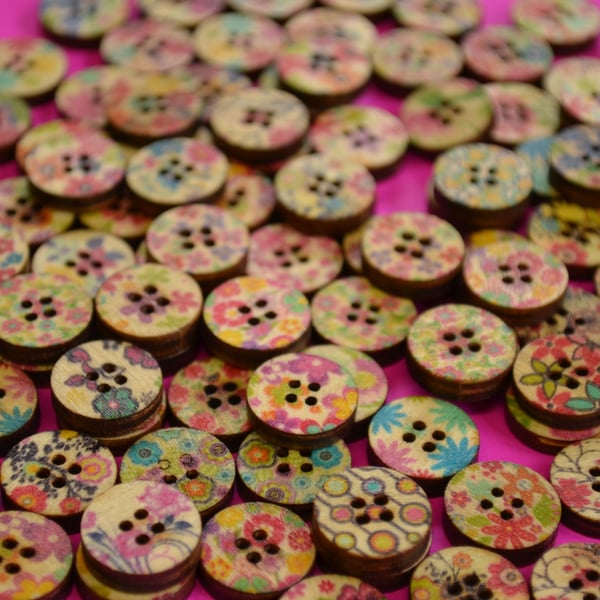 15mm Wooden Buttons Random Natural Mix 10pk 4 Hole Flowers (NFF1)