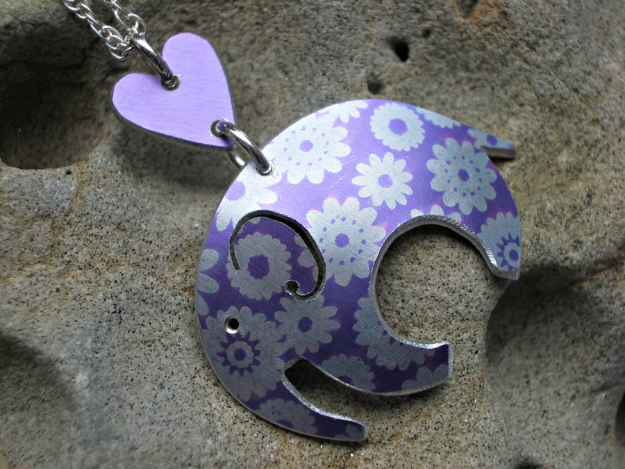 Elephant pendant necklace with printed flowers
