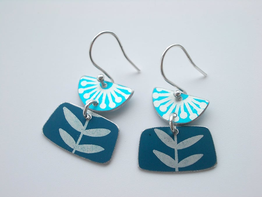 Flower earrings in turquoise and teal