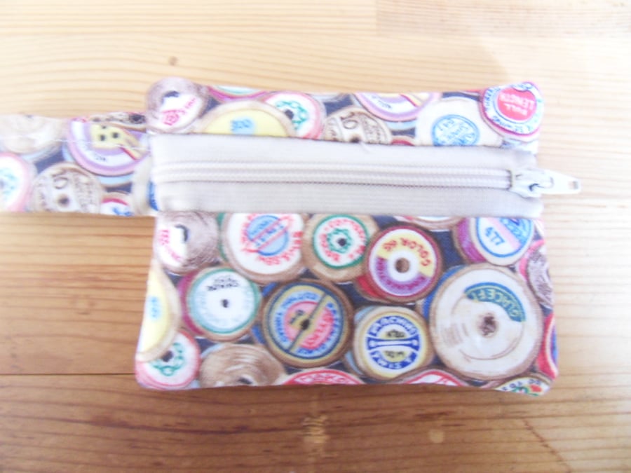 Homemade coin purse. Cotton spools. 4" x 3" (14)