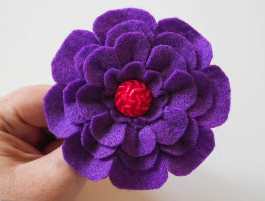 Handmade purple flower brooch-Floral purple pin-Gift for her-Mother's day gift