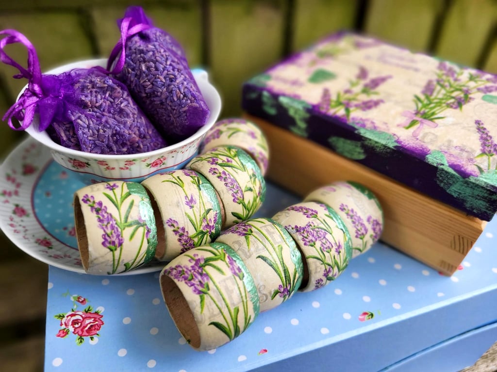 Lavender Wooden Napkin Rings,Set of 8 with Keepsake Box, Provencal Table Decor