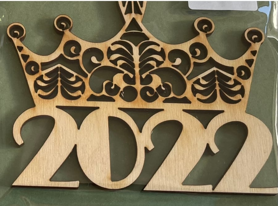 Mini 2022 crown decoration 