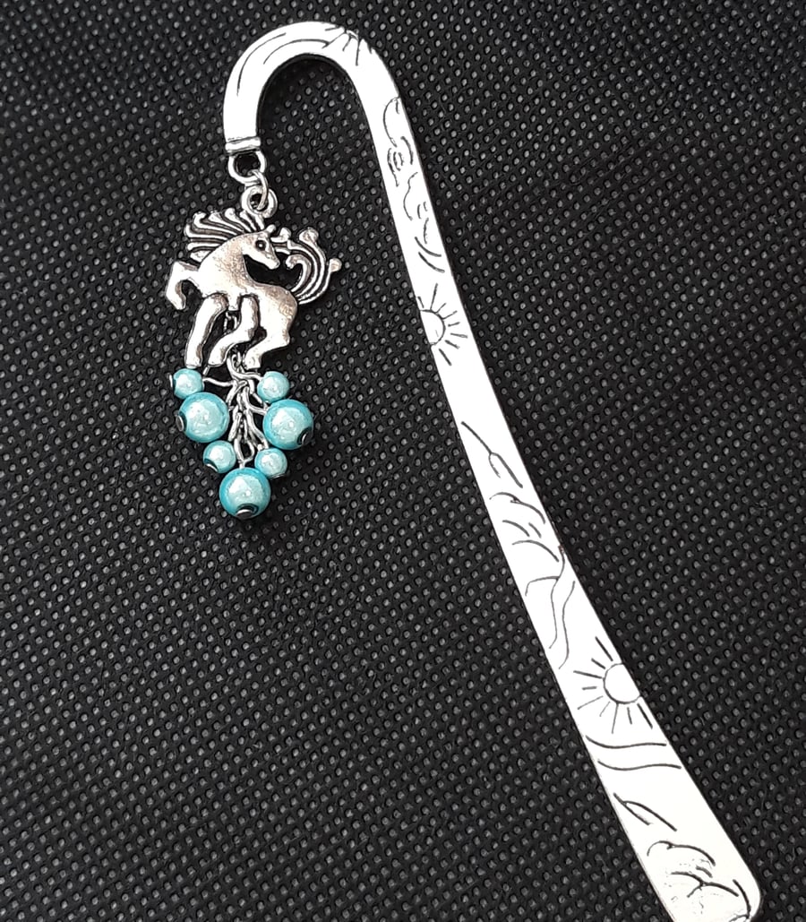 BM17 Unicorn bookmark with blue miracle beads