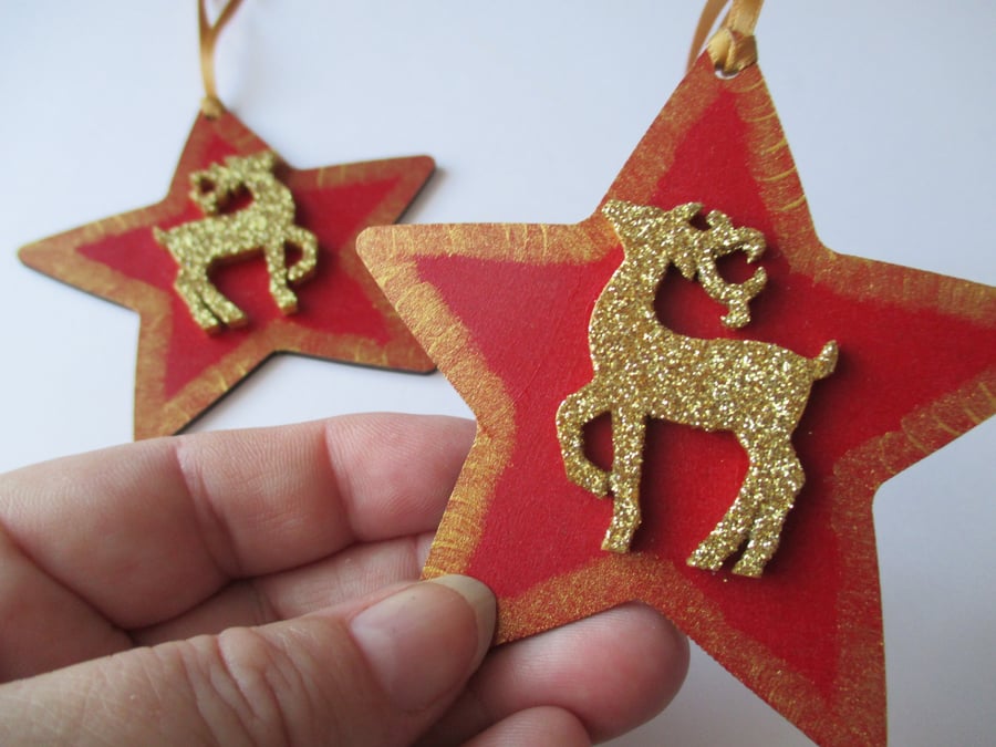 2x Stag Deer Christmas Tree Hanging Decoration Red Gold Star Wood Wooden Glitter