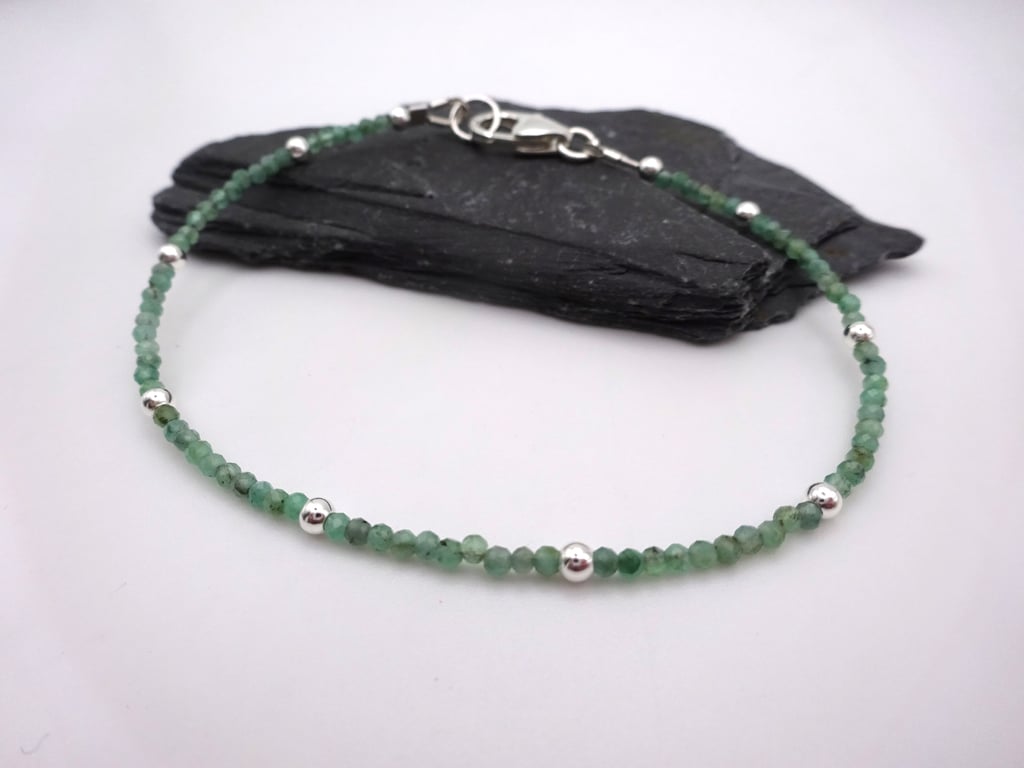 emerald gemstone bracelet