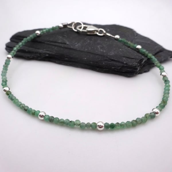 emerald gemstone bracelet