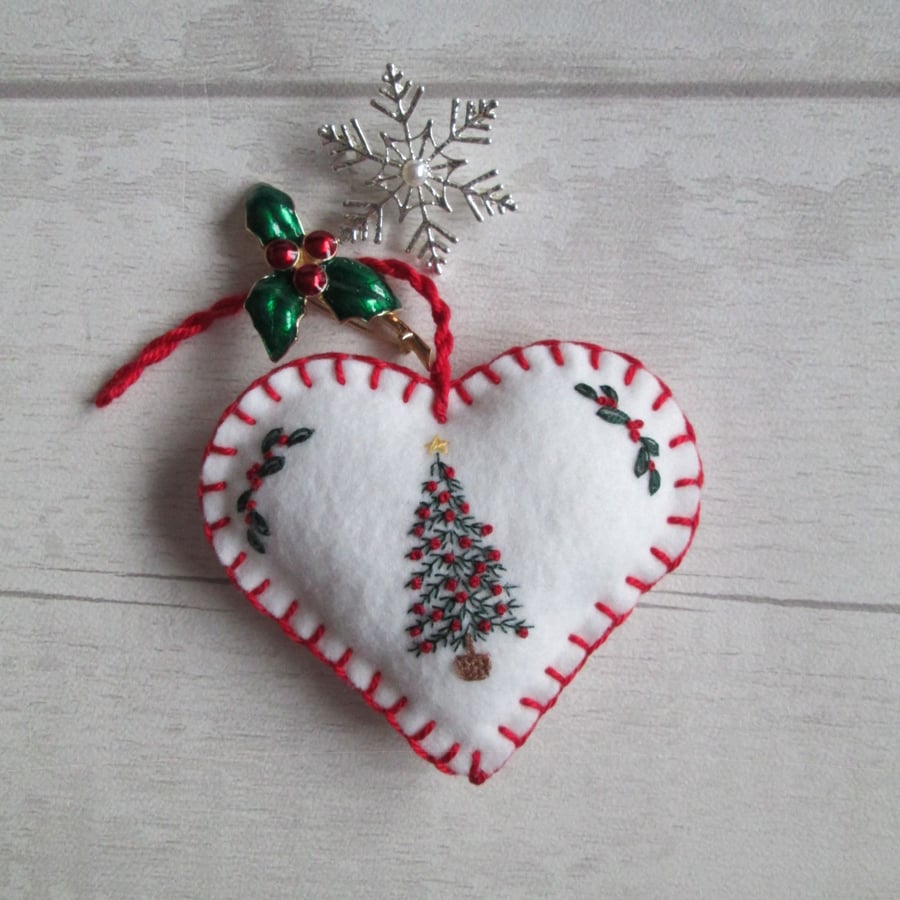 2023 Hand Embroidered Keepsake Heart Christmas Decoration - Christmas Tree