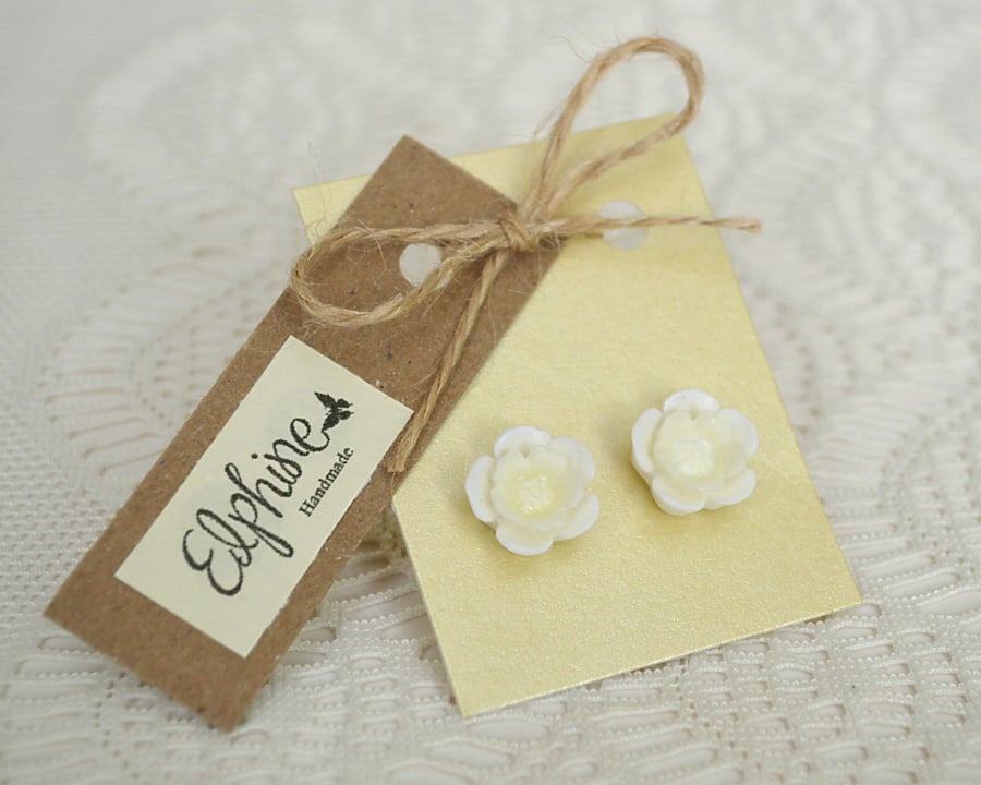 White Flower Cabochon Stud Earrings