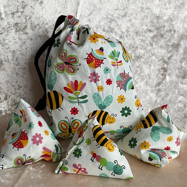 BUSY BUGS 3  LITTLE BEAN BAGS RICE FILLED THROWING OR JUGGLING GAME & BAG