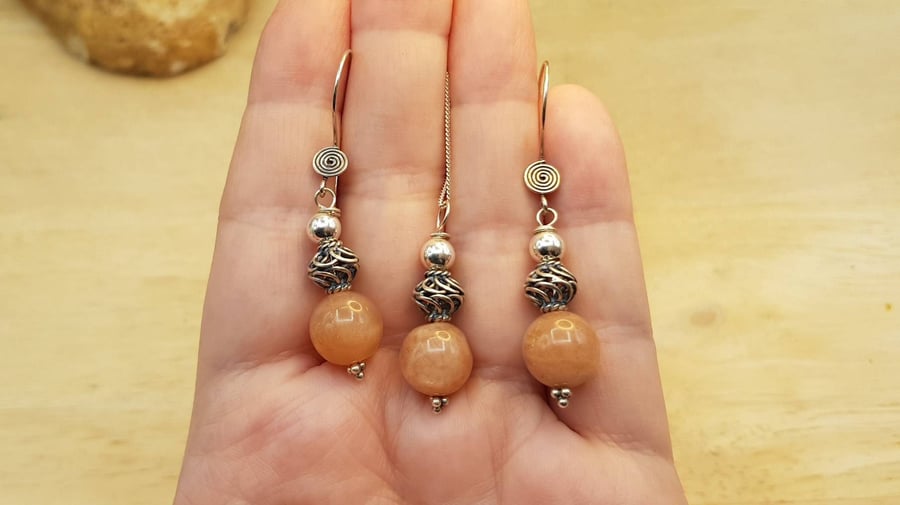 Sunstone jewelry gift set. Pendant and Earring jewellery set