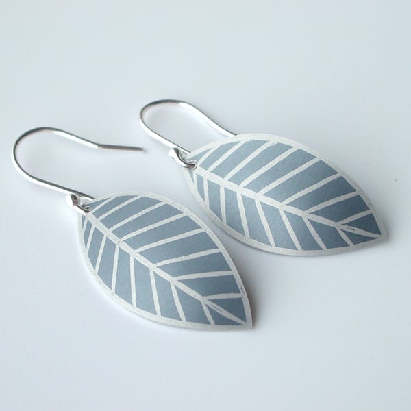Grey leaf oval earrings